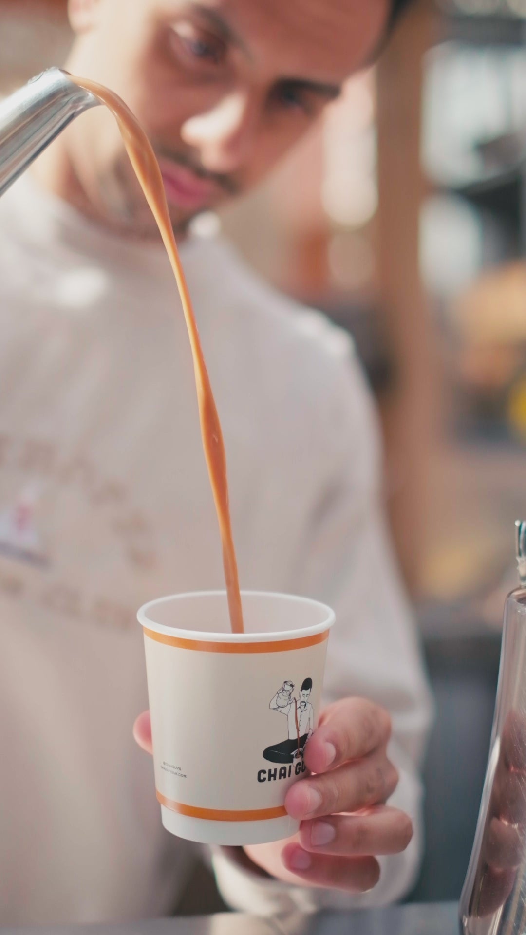 pour 03.mov__PID:a00c1c1c-d613-4cfd-b1f7-6ff5ca0bbda0